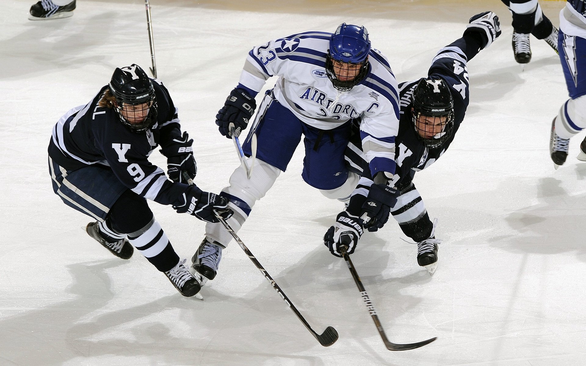 “胡利安·门德斯的进攻速度与球场掌控力,成就阿根廷美洲狮队的新未来”
